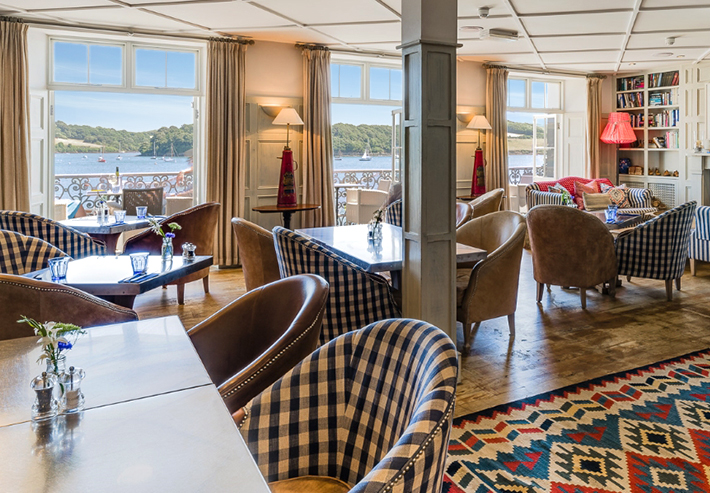 Upper Deck. Dining in the St Mawes hotel